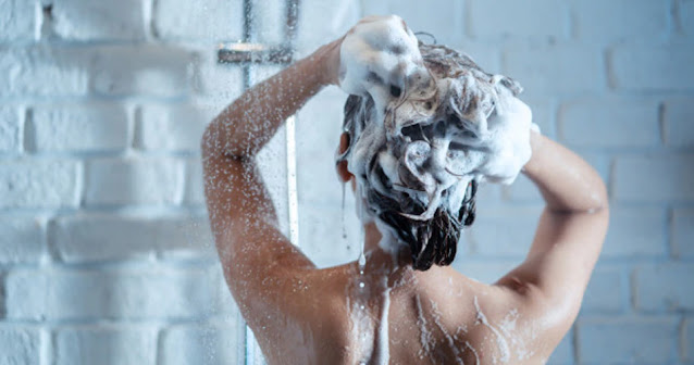 90% लोग करते हैं नहाते समय ये बड़ी गलतियाँ, कहीं आप भी तो नहीं करते?