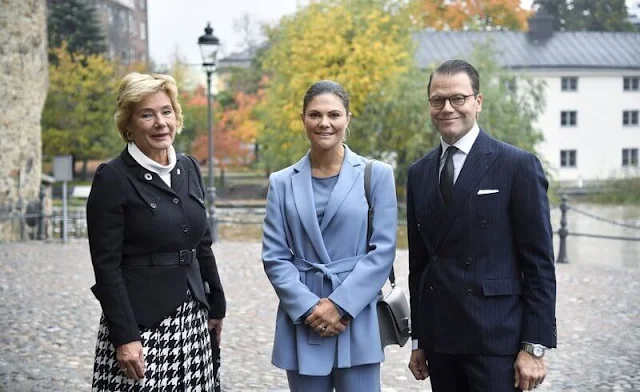 Andiata ayden blazer and area trousers. Crown Princess Victoria wore a new light blue suit from Andiata