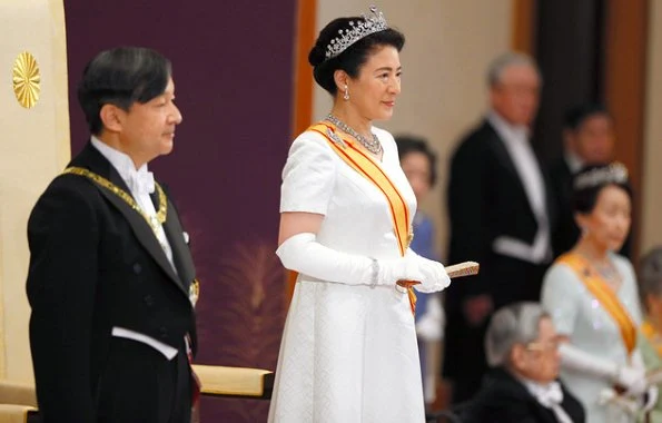 Emperor Naruhito and Empress Masako. Crown Princess Kiko, Princesses Mako and Kako. The Imperial women are wearing tiaras
