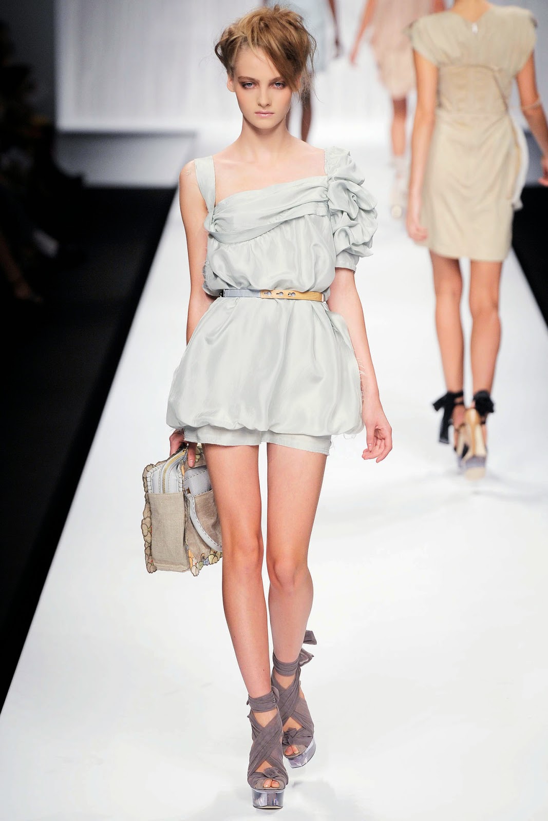 Valentino spring 2020. платье erdem оранжевое с цветами. гофман мода и люди. платья газинской. зухаир мурад lookbook collection.