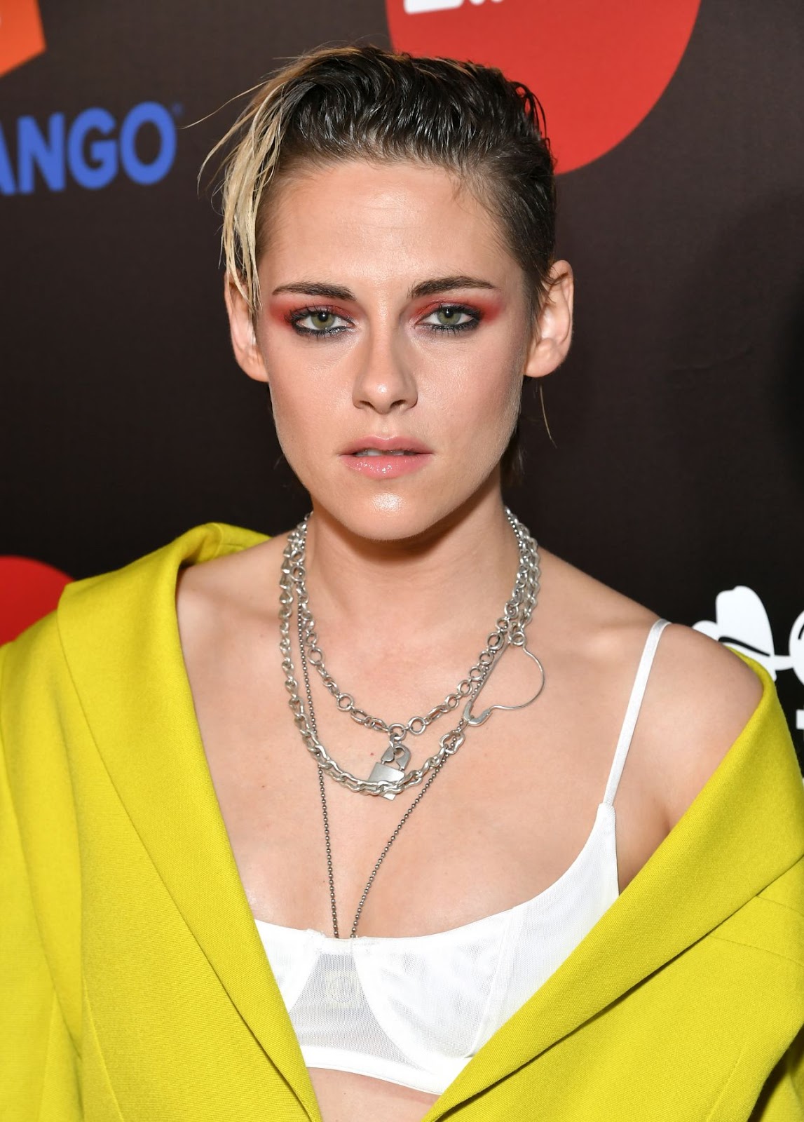 Kristen Stewart – Pioneer of the Year Dinner Honoring Elizabeth Banks