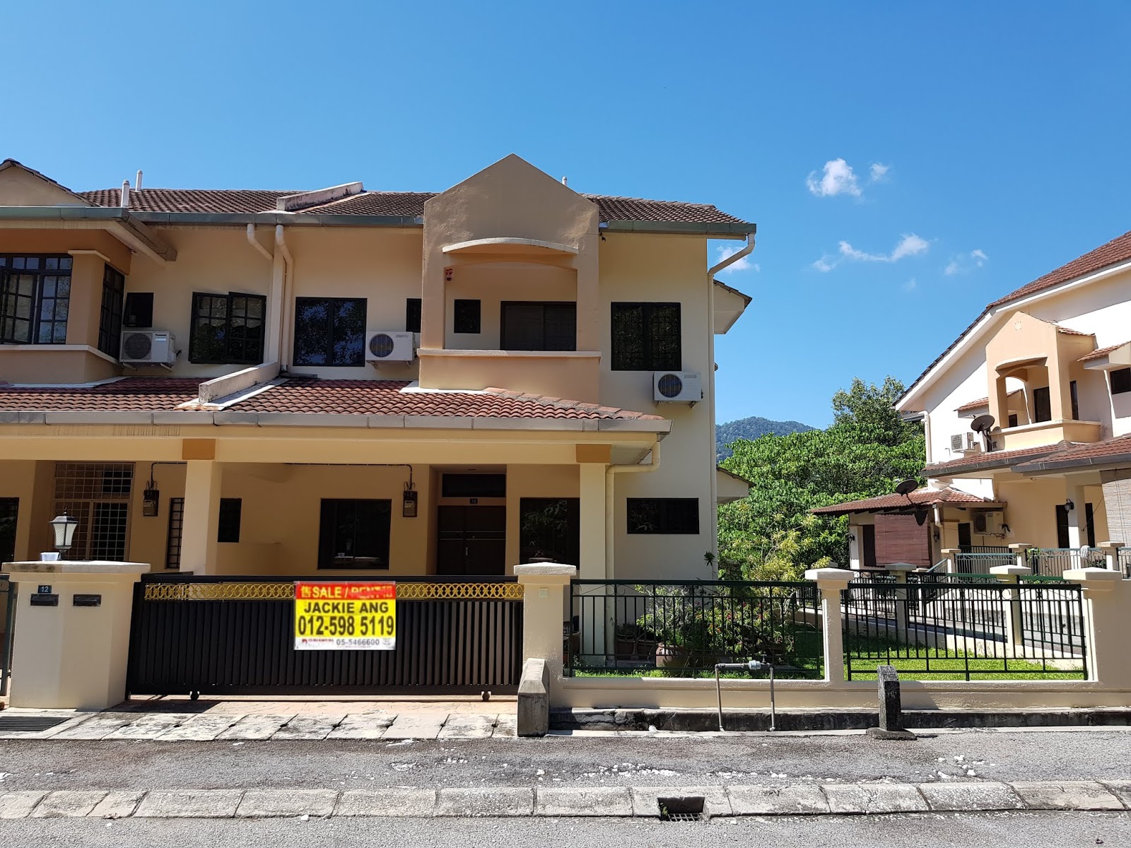 IPOH MERU VALLEY LAKEVIEW VILLA FOR SALE 怡保美露高尔夫球场排屋出售