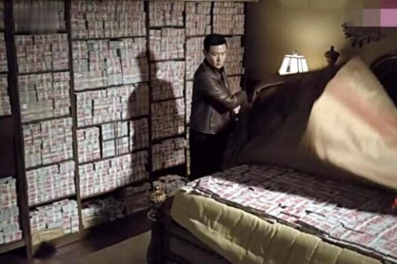 Quan nhỏ vơ vét nghìn tỷ, Bí thư khu phố Trung Quốc nhét cả ‘tấn tiền’ làm nệm ngủ