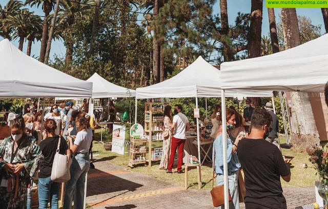 La terraza del teatro Monterrey acoge el primer Dreamer Market creado por diseñadores canarios