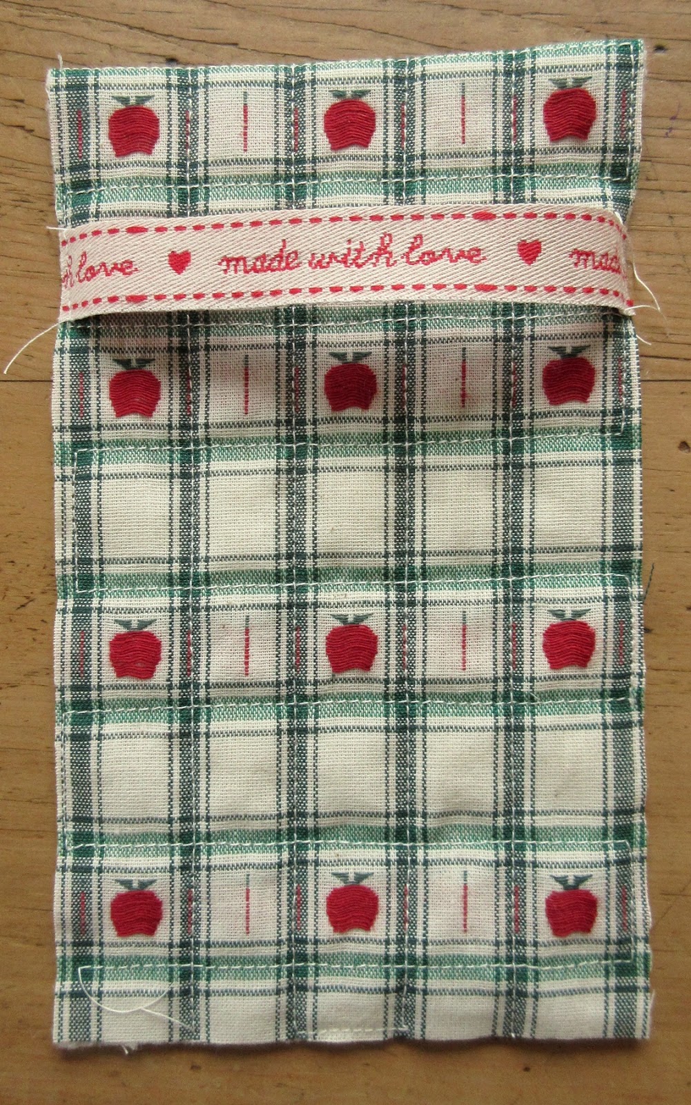 Sew Annie Sew Small pouch with flap