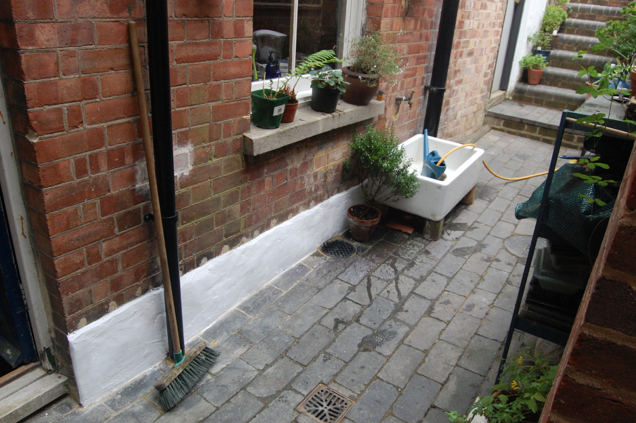 Lime putty limewash on lime render it's so easy