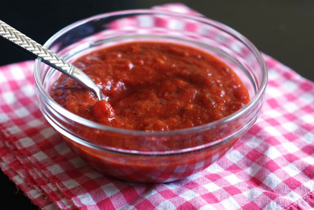 good & garlicky pizza sauce