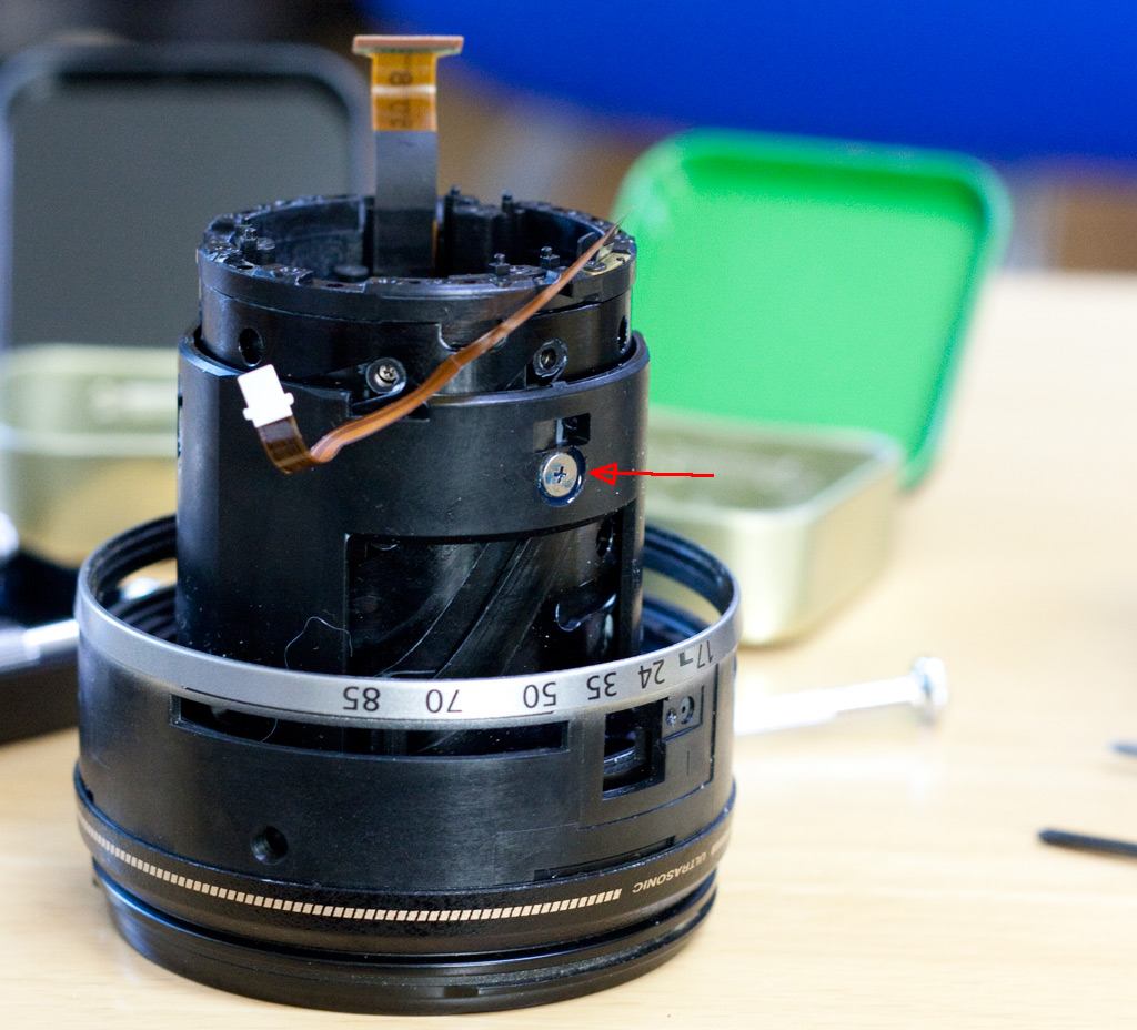 Parttime Electronics Fixing a stuck Canon lens