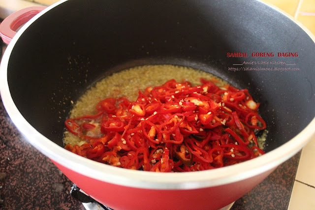  Sambal Goreng Daging (Daging Sekilo Bawang Sekilo)