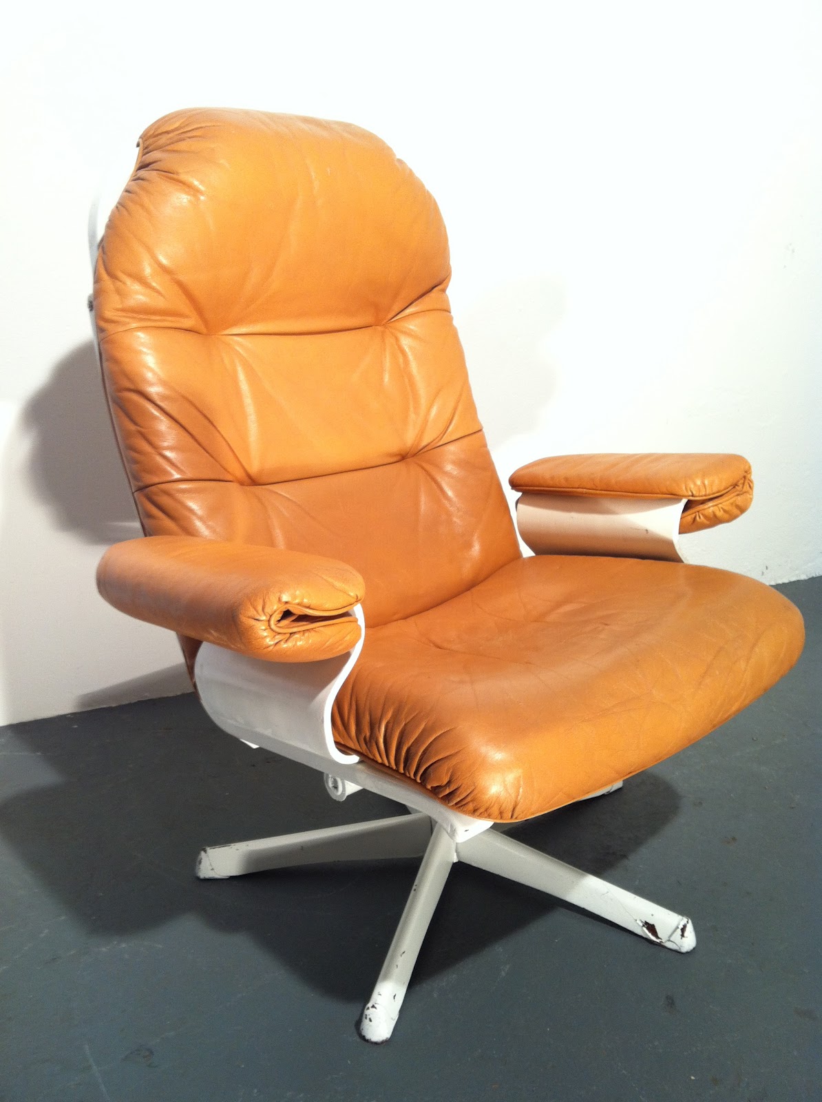 Vintage Furniture Ireland OCD New Stock in for a Vintage Kilkenny Arts