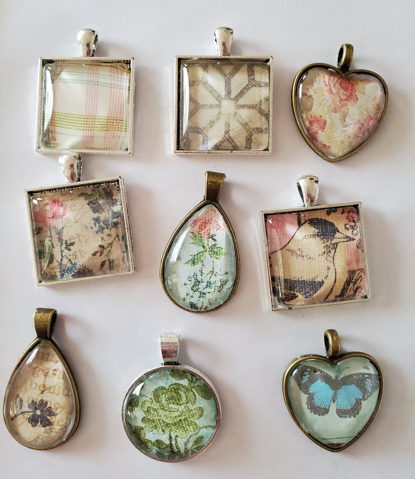 How to make your own Cabochon Necklace