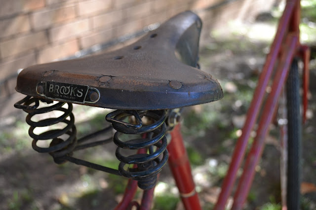 brooks cut out saddle