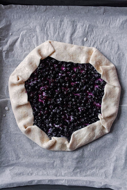 Tarte ai mirtilli, la ricetta facile e veloce con la pasta briseé step 5