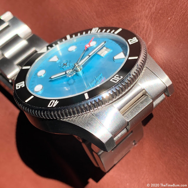 Second Hour Gin Clear Diver Pastel Blue