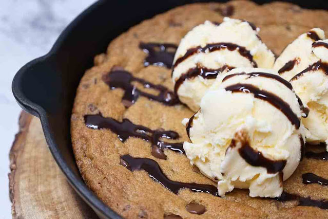 Big Ol’ Chocolate Chip Skillet Cookie