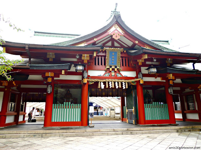 Puerta Shinmon en el Santuario Hie, Tokio