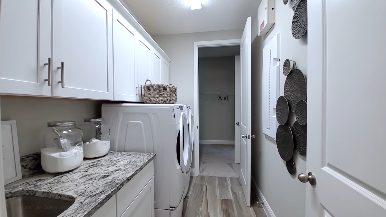 29 Photos vs. Winter Garden Model Tour | Tidewater Model w Bonus Room | Orlando Home Finders vs. Interior Design Tour