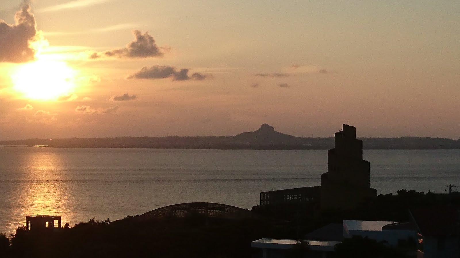 熱帯ドリームセンターと伊江島