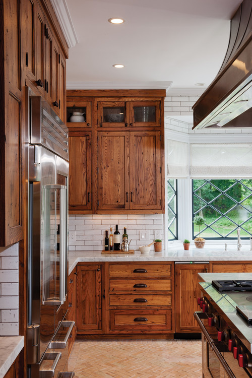 14 Stunning Kitchens With Wood Cabinets, Farmhouse Style Kitchen With Dark Cabinets