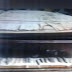 EL PIANO USADO POR JOSÉ REYES  PARA MUSICALIZAR EL HIMNO NACIONAL ABANDONADO Y LLENO DE CARCOMAS EN MUSEO NACIONAL DE HISTORIA 