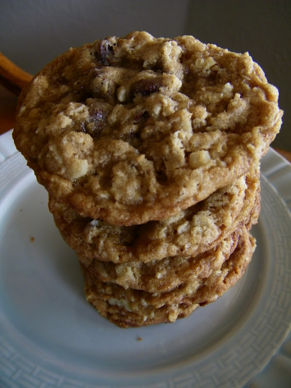 Chef Mommy: Chewy Oatmeal Chocolate Chip Cookies With Toasted Walnuts