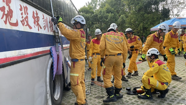 彰化縣消防局特種搜救隊 大型運輸工具車禍救援訓練