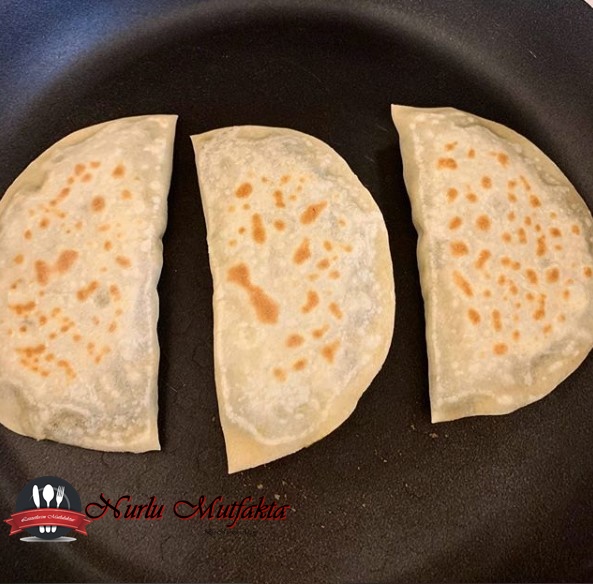 ISPANAKLI SAÇ BÖREĞİ Nurlumutfakta