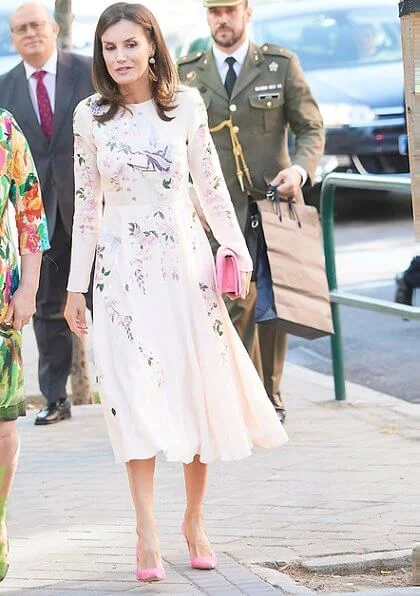 Queen Letizia wore Asos Design Tall floral and bird embroidery midi dress, wore pink suade pumps and pink clutch