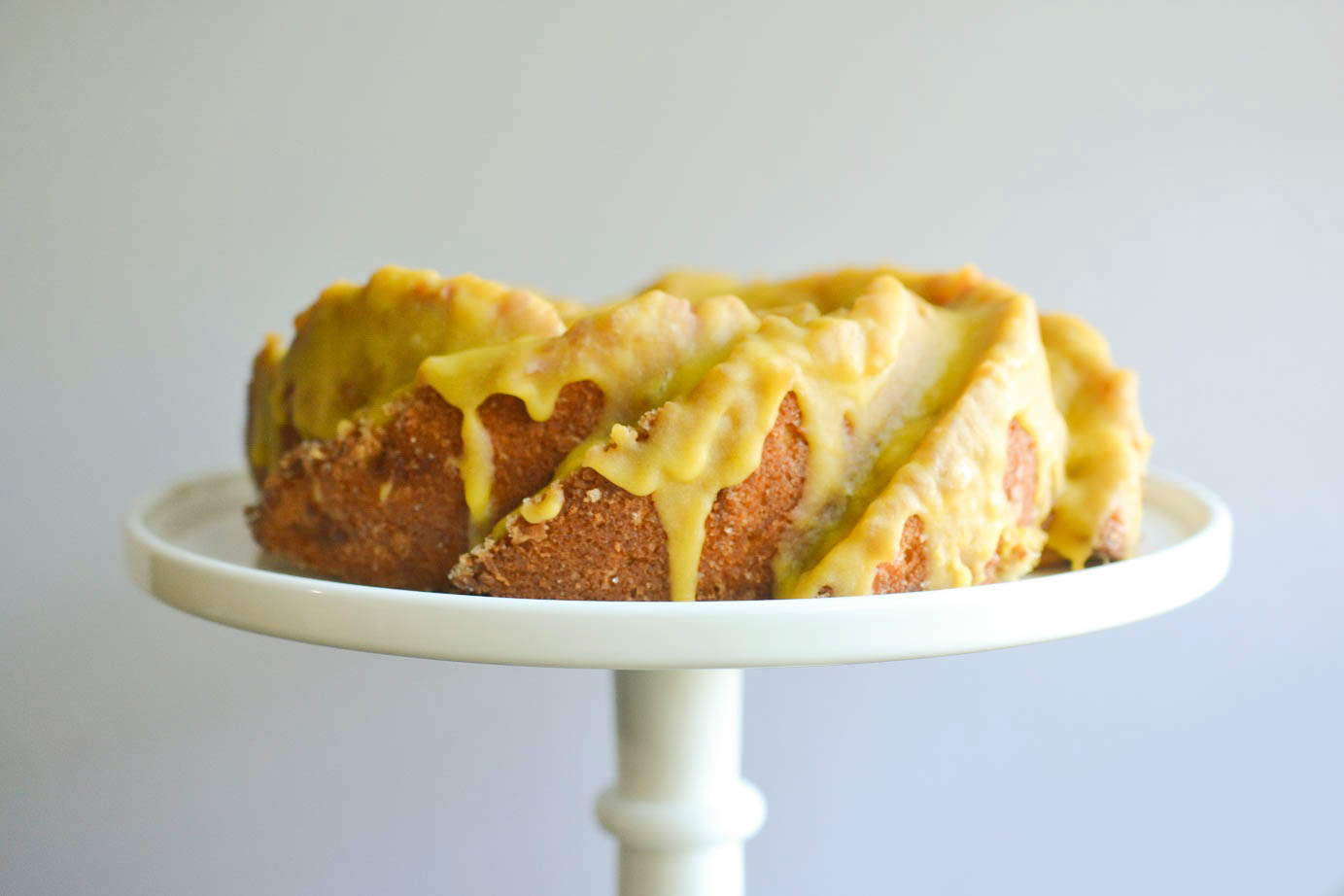 Greedy Girl : Disastrously delicious Mango crunch cake
