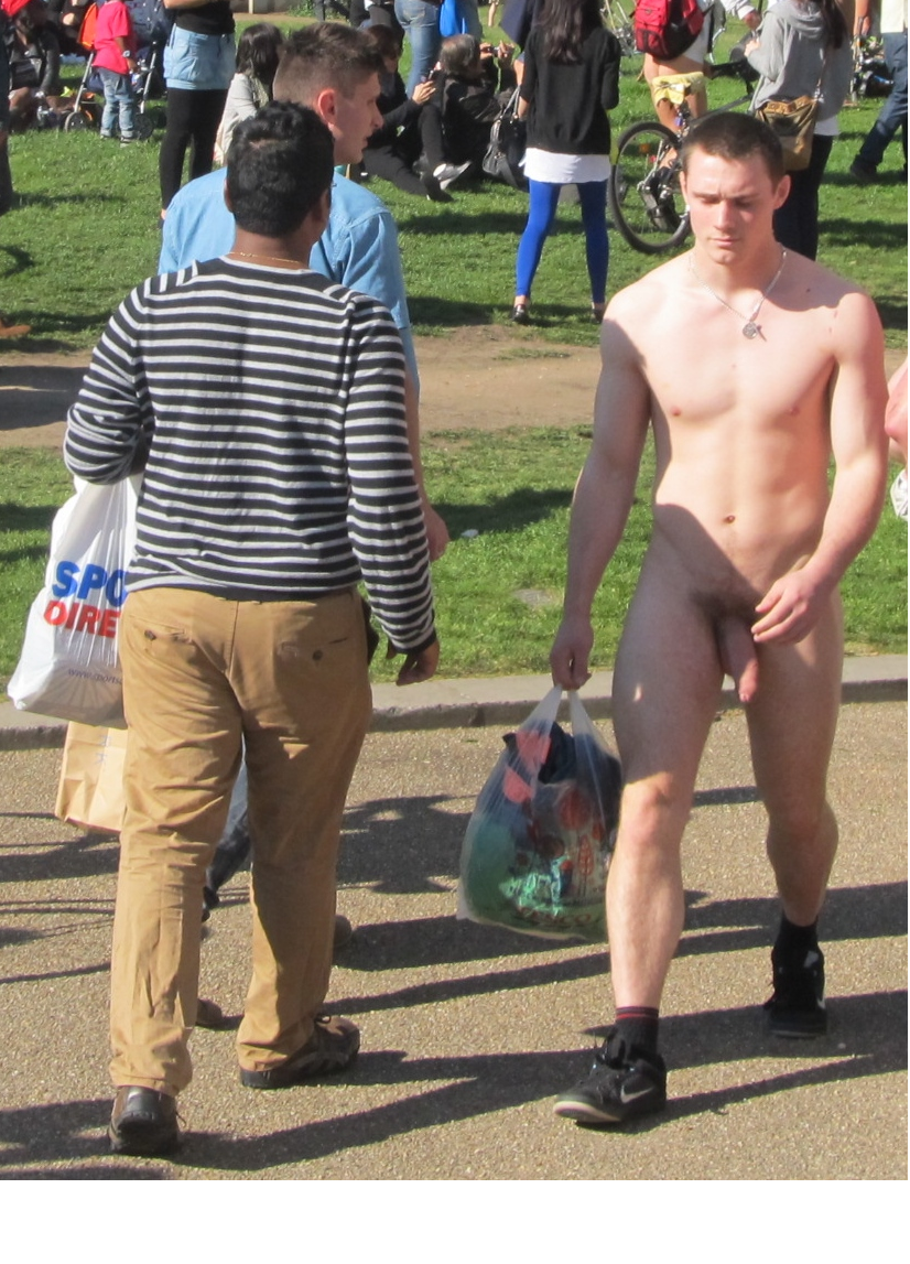 ★ Bulge and Naked Sports man : Foreskin Public Nude Nice Guy.