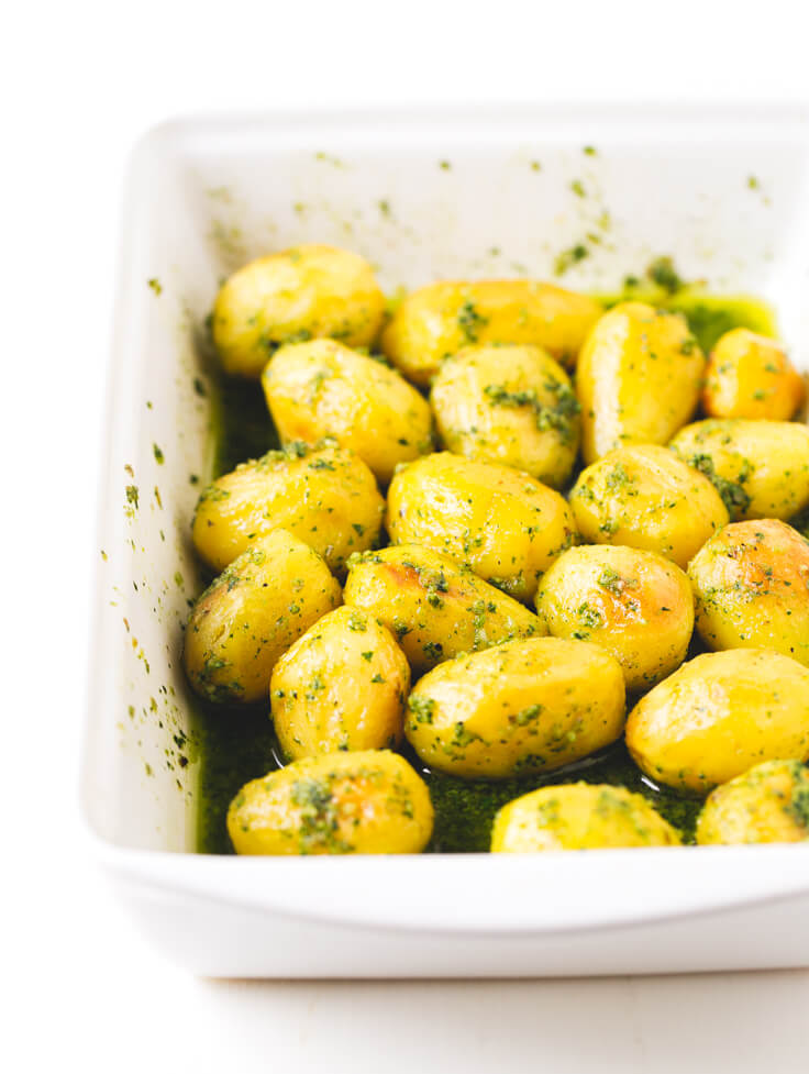 Pesto Roast Potatoes: These pesto roast potatoes are to die for. They are perfect for special occasions, and if you prepare them, you will surely succeed. Pesto Roast Potatoes: These pesto roast potatoes are to die for. They are perfect for special occasions, and if you prepare them, you will surely succeed.