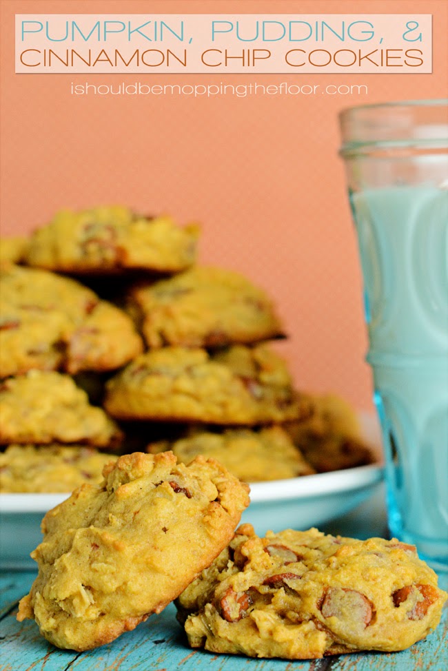 Pumpkin, Pudding, and Cinnamon Chip Cookies that are TO DIE FOR! The perfect fall cookie!