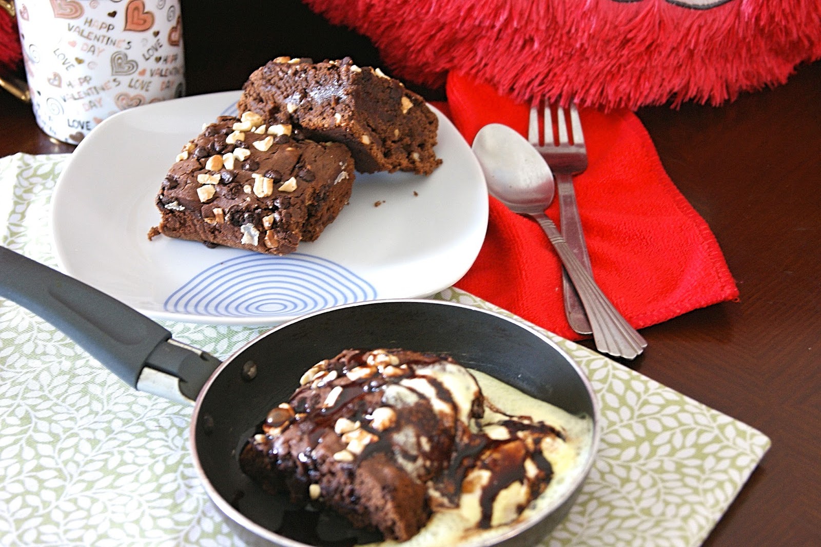 HOME MADE SIZZLING BROWNIE EGGLESS BROWNIE COOKER BROWNIE