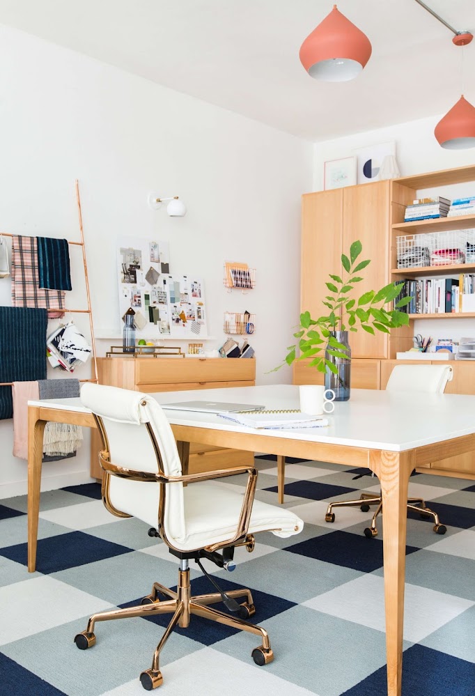 white-leather-and-rose-gold-executive-office-chair