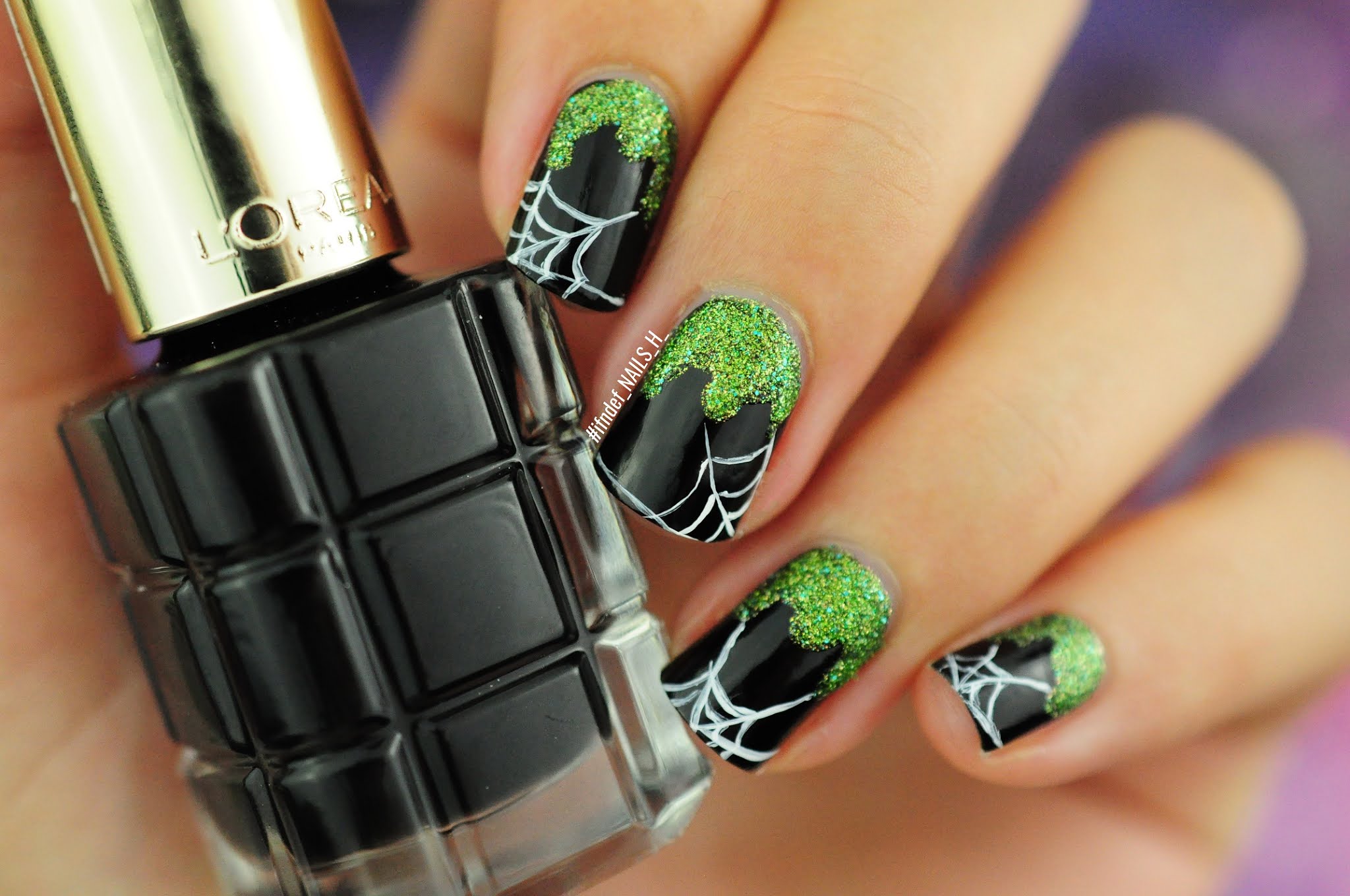 Slime Noir // Black And Green Dripping Halloween Nail Art Design