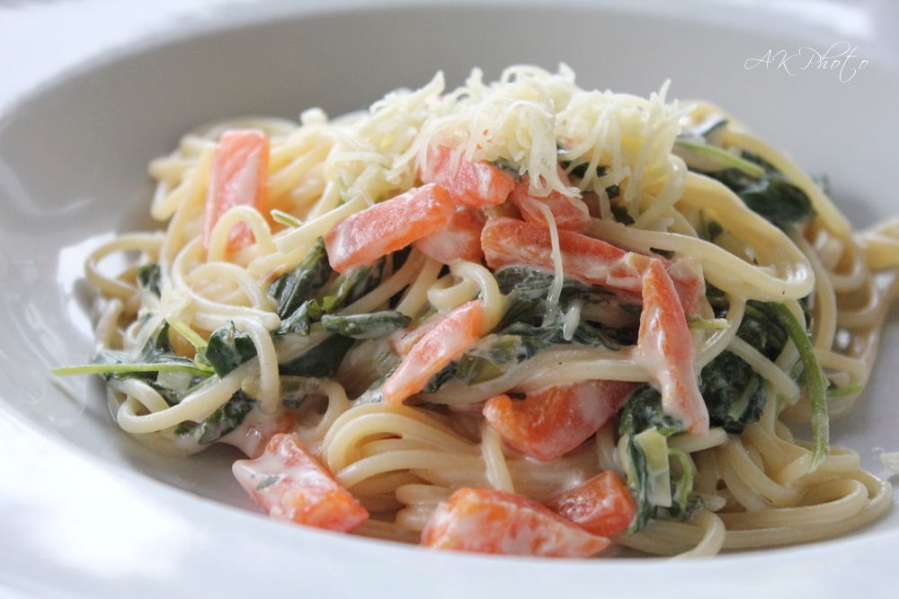 Wolkenfees Küchenwerkstatt: Pasta mit Paprika-Rucola-Frischkäsesauce