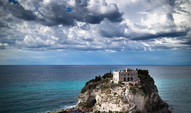 Santa Maria dell’Isola Tropea