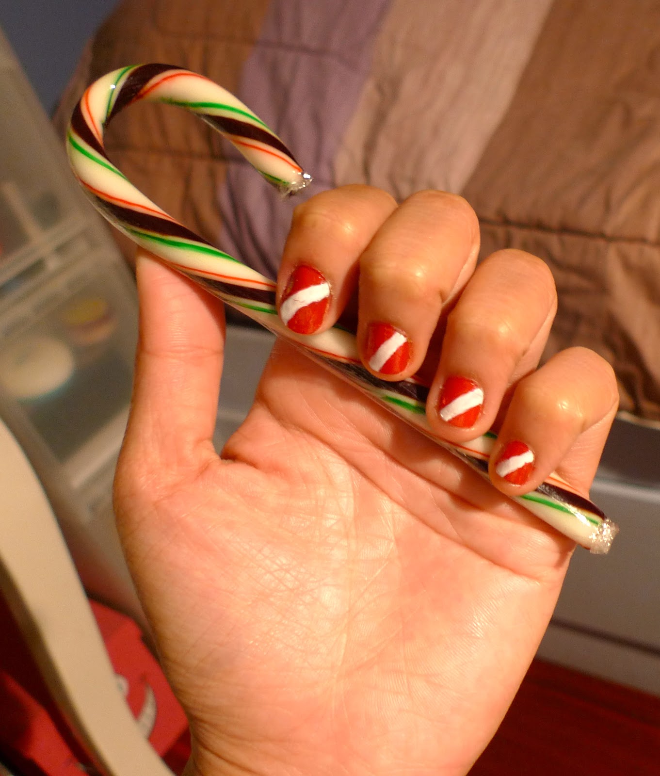 Christmas Nails: Easy Candy Cane- Inspired Nails | The Beauty Junkee