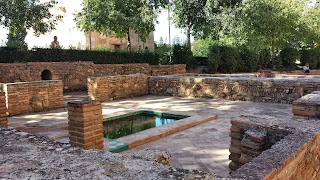 La casa nazarí frente al Palacio Carlos V (casa-palacio del Mufti)