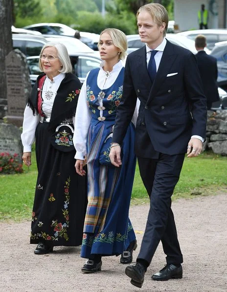 Queen Sonja, Crown Princess Mette-Marit, Princess Ingrid Alexandra, Marius Borg Høiby, Juliane Snekkestad, Princess Märtha Louise, Leah Isadora