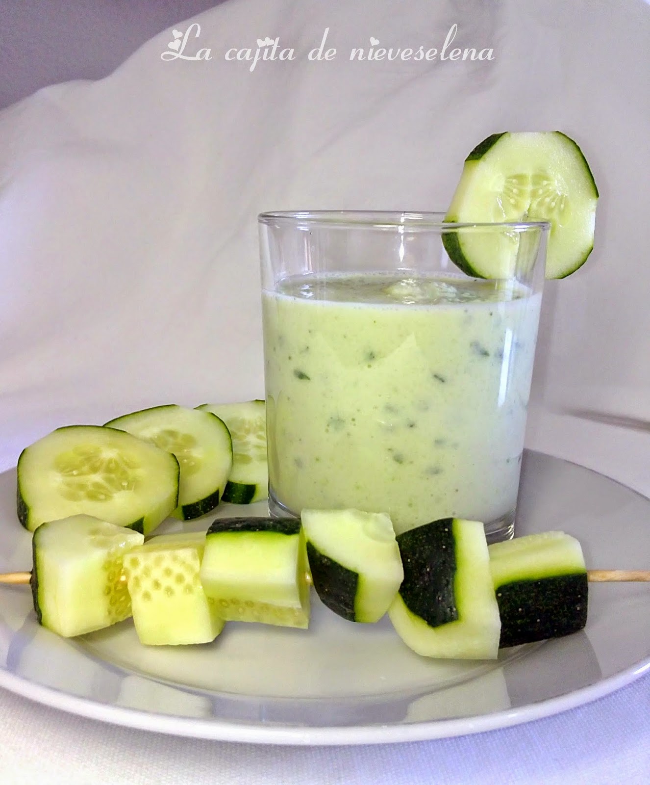 Crema fría de pepino y yogurt o tzatziki ligero