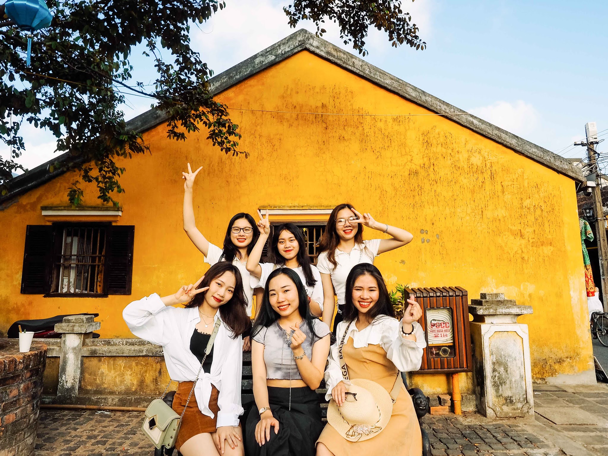 Báo Giá Chụp Ảnh Ngoại Cảnh Nhóm Bạn Hội An - Photographer: Khôi Trần Báo Giá Chụp Ảnh Ngoại Cảnh Nhóm Bạn Hội An - Photographer: Khôi Trần