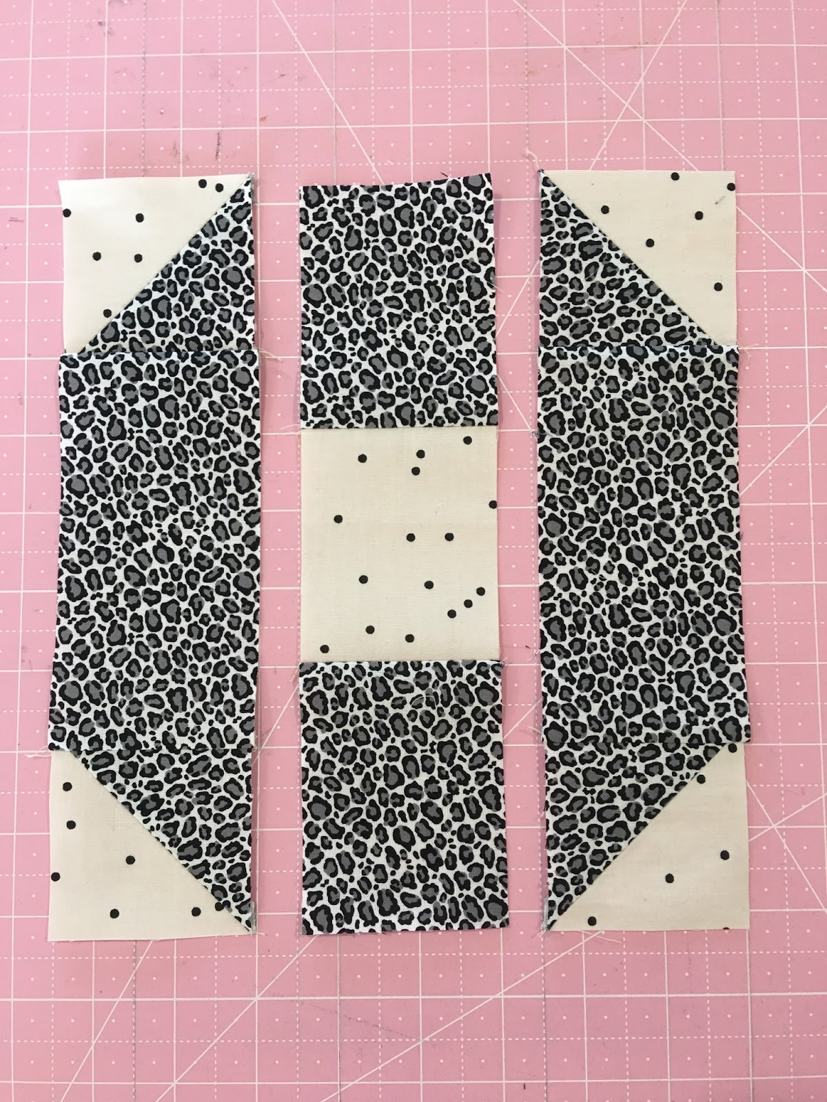 Schnitzel & Boo MEOW a Candy Cat Quilt Along Free Pattern/Tutorial