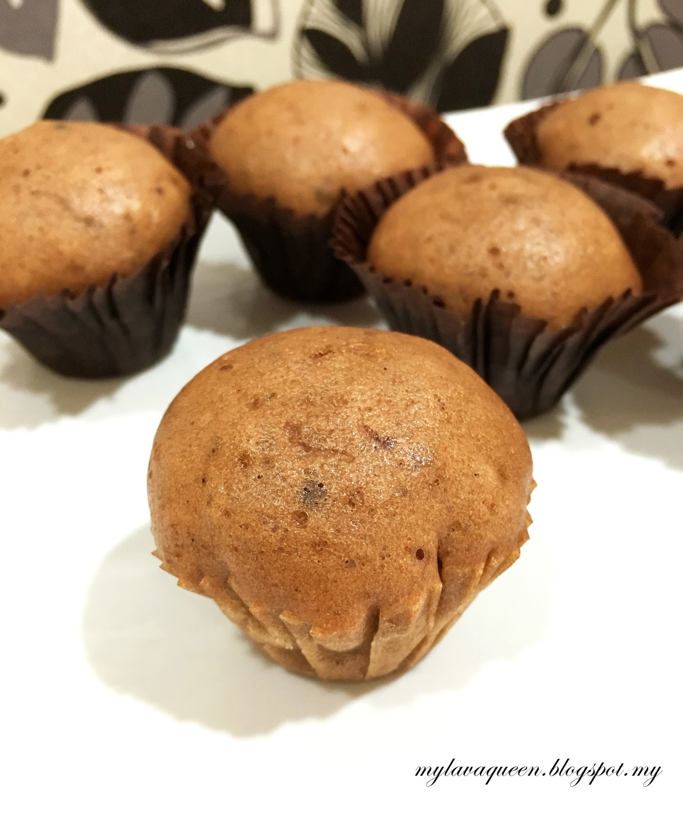 STEAMED CHOCOLATE HONEY BUNS Lava Queen