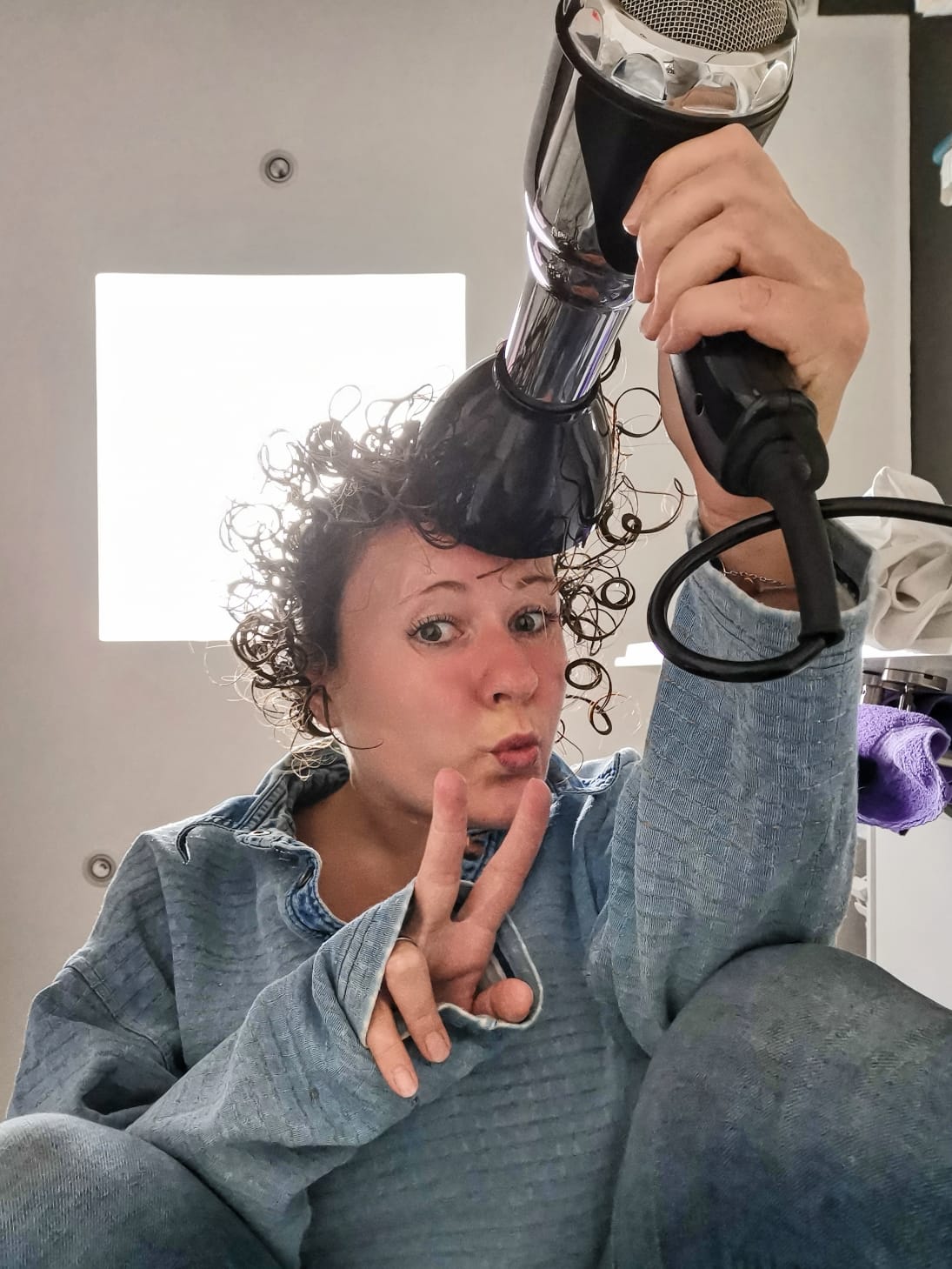 Huch, plötzlich Locken - wie ich sie mit der Curly Girl Methode gefunden hab Locken schonend mit dem Diffuser trocknen nach der Curly Girl Methode
