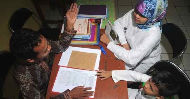 PTK BK SMP UPAYA GURU BIMBINGAN KONSELING DALAM PTK BK SMP UPAYA GURU BIMBINGAN KONSELING DALAM