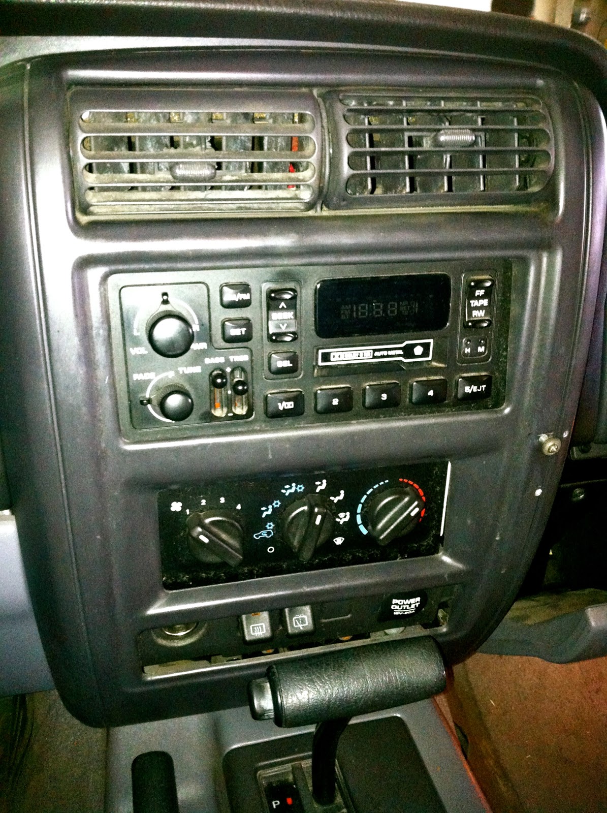 Car Audio Tips Tricks and How To's : 97-01 Jeep Cherokee Double Din Car