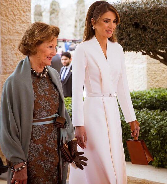 CASA REAL JORDANA - Página 19 Queen-rania-queen-sonja-5