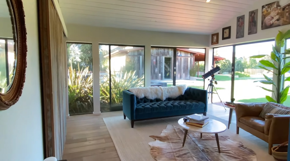 28 Interior Design Photos vs. 6608 Portshead Rd, Malibu, CA Luxury Home Tour