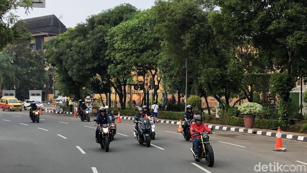Ngabalin Sebut Presiden Punya Privilege soal Lampu Kendaraan, Ini kata UU Ngabalin Sebut Presiden Punya Privilege soal Lampu Kendaraan, Ini kata UU